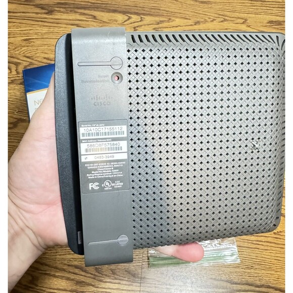 Linksys E2500 (N600) Dual-Band Wi-Fi Router‎ - Picture 9 of 12